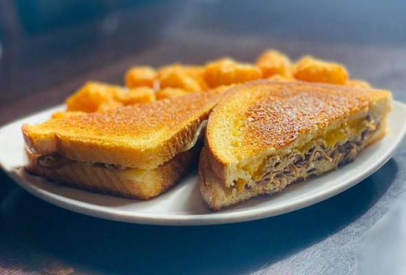 Brisket (Grilled Cheese Sandwich)